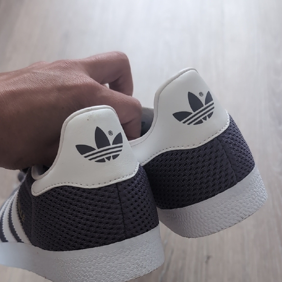 Adidas Men's Gray Gazelle  Shoes - Picture 9 of 14